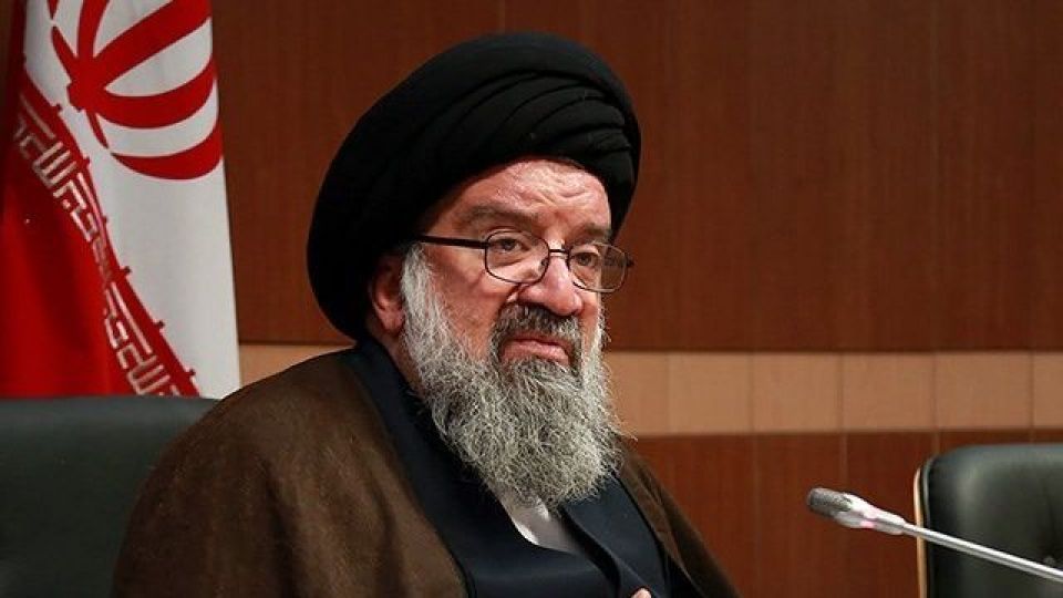 آیت الله خاتمی: باید مراقب باشیم تا بین مردم و مسئولان تفرقه ایجاد نشود/بعضیها فقط میخواهند بین مردم ناامیدی ترویج دهند آیت الله خاتمی: باید مراقب باشیم تا بین مردم و مسئولان تفرقه ایجاد نشود/بعضیها فقط میخواهند بین مردم ناامیدی ترویج دهند