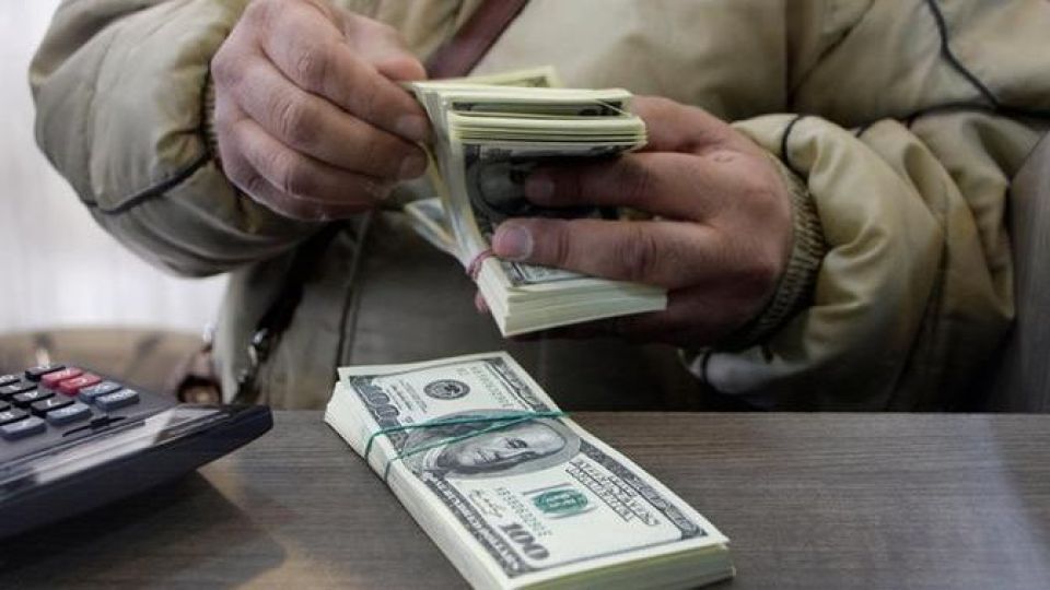 حاشیه های انتشار لیست دریافت کنندگان دلار 4200 تومانی/ یک واردکننده: بیش از 170 هزار دلار گرفته ام اما در لیست کمتر از 4 هزار دلار درج شده است حاشیه های انتشار لیست دریافت کنندگان دلار 4200 تومانی/ یک واردکننده: بیش از 170 هزار دلار گرفته ام اما در لیست کمتر از 4 هزار دلار درج شده است