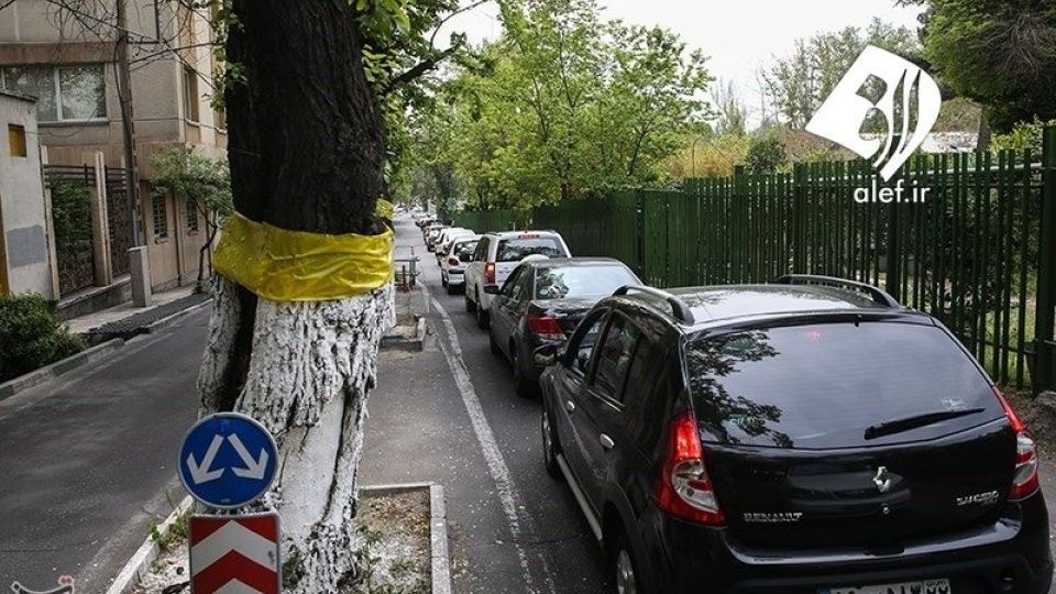 صف طولانی مقابل پمپ بنزین ها صف طولانی مقابل پمپ بنزین ها