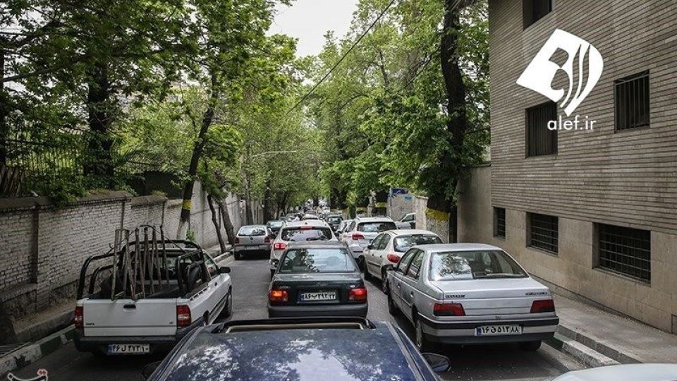 صف طولانی مقابل پمپ بنزین ها صف طولانی مقابل پمپ بنزین ها