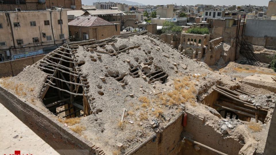 یادگار مخروبه قاجاریه در بازار تهران یادگار مخروبه قاجاریه در بازار تهران