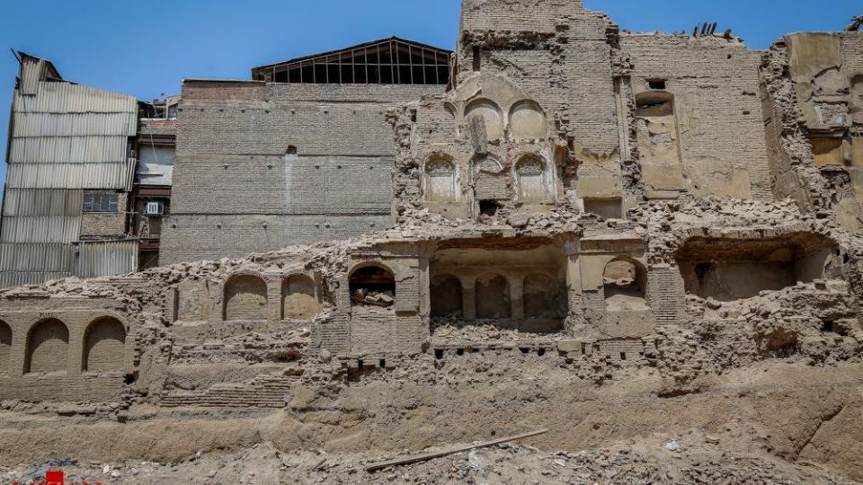 یادگار مخروبه قاجاریه در بازار تهران یادگار مخروبه قاجاریه در بازار تهران