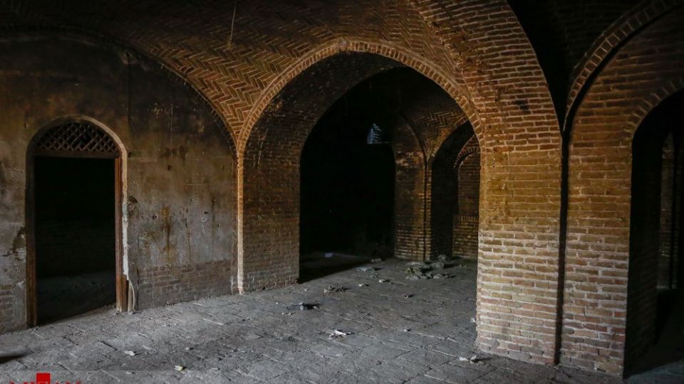 یادگار مخروبه قاجاریه در بازار تهران یادگار مخروبه قاجاریه در بازار تهران