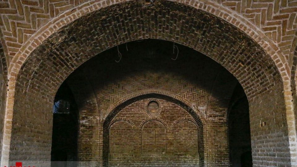 یادگار مخروبه قاجاریه در بازار تهران یادگار مخروبه قاجاریه در بازار تهران