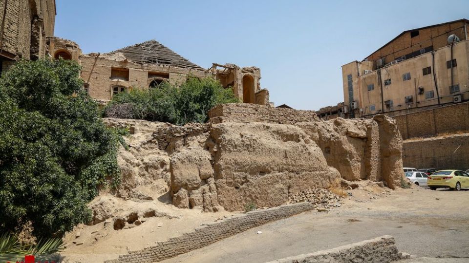 یادگار مخروبه قاجاریه در بازار تهران یادگار مخروبه قاجاریه در بازار تهران