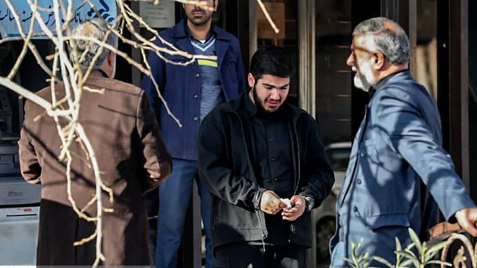 حضور مردم کرمان در «بیت الزهراء(س)» حضور مردم کرمان در «بیت الزهراء(س)»