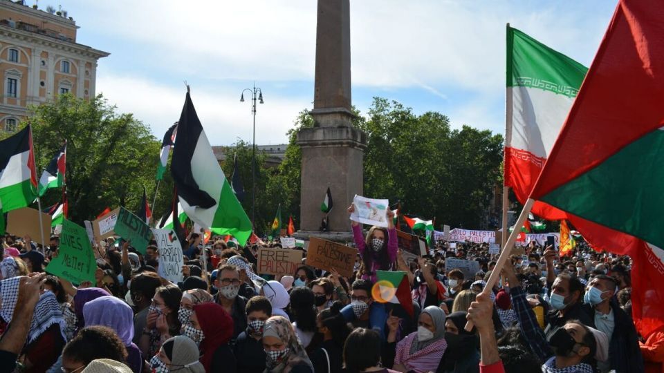راهپیمایی دفاع از فلسطین در ایتالیا راهپیمایی دفاع از فلسطین در ایتالیا