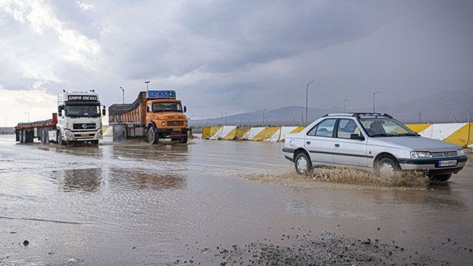 باران بهاری و باد شدید در اغلب شهرها ادامه دارد /‌هشدار بالا آمدن ناگهانی آب رودخانه‌ها