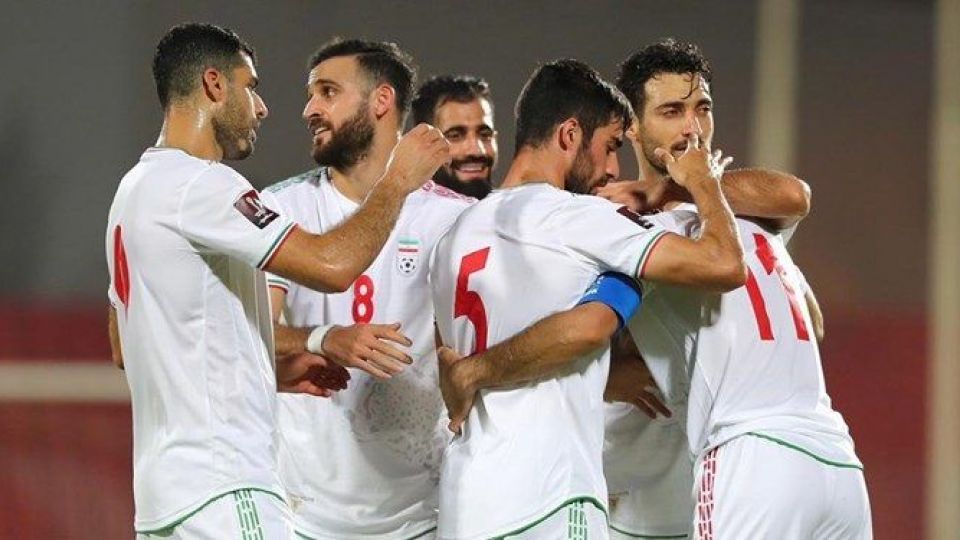 ایران 3 - هنگ کنگ یک / تیم ملی برنده جدال با هنگ‌کنگ، داور و زمین چمن!