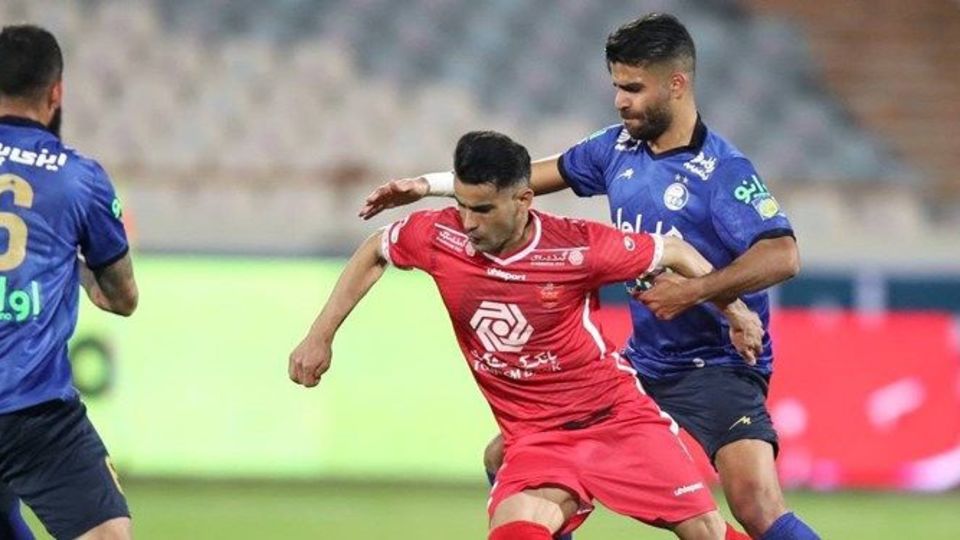 مشکل مجوز حرفه‌ای پرسپولیس و استقلال حل شد