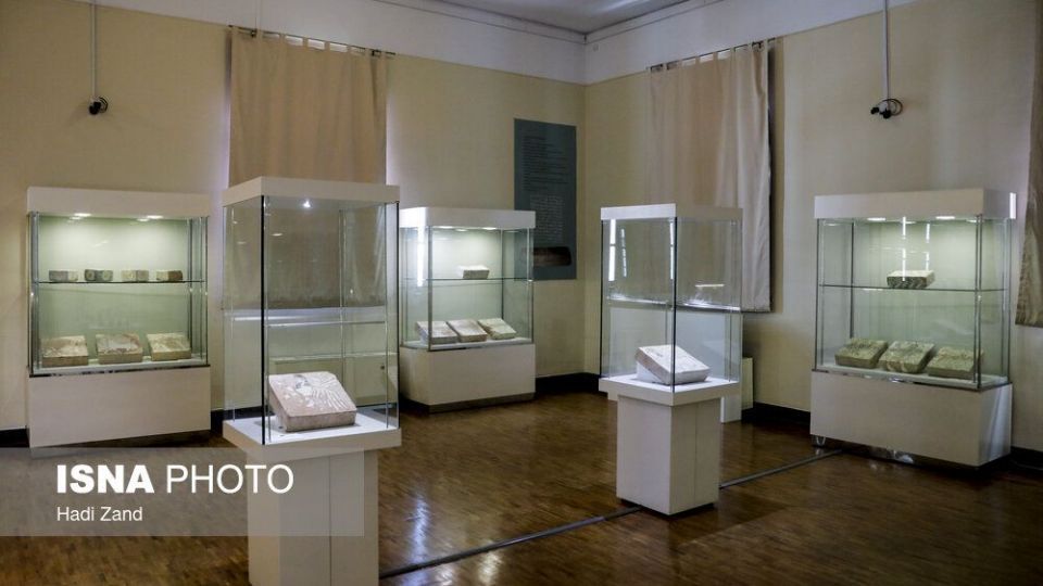 تحفههای از فرنگ برگشته تحفههای از فرنگ برگشته