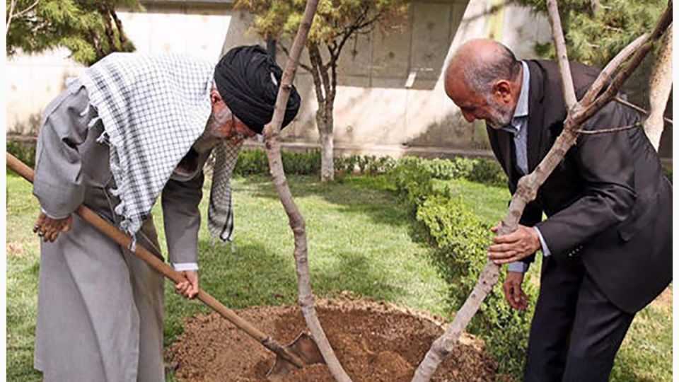 کسانی که محیط زیست را نابود میکنند از خبیث‌ترین افراد هستند