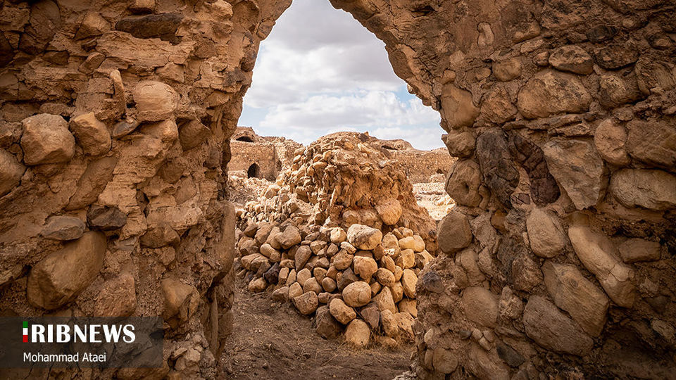 کاروانسرای سنگی آهوان، بنای تاریخی در سمنان کاروانسرای سنگی آهوان، بنای تاریخی در سمنان