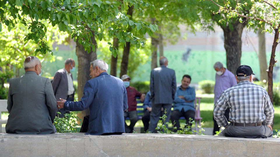 این بازنشستگان یارانه رفاهی می گیرند