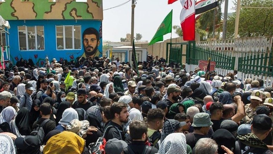 موج سنگین بازگشت زائران اربعین / از مراجعت به مرزها جهت خروج از کشور خودداری کنید