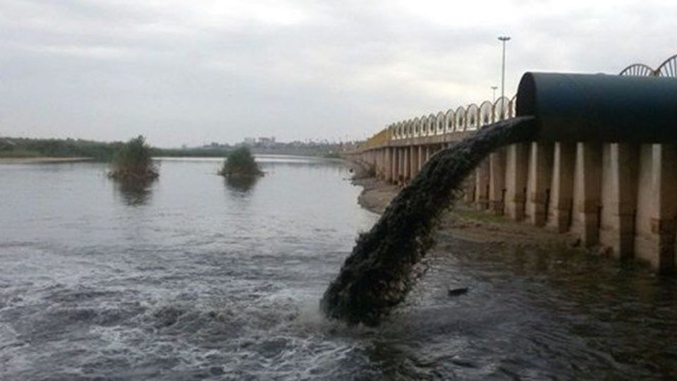 فاضلاب‌ها، کارون را آلوده‌ترین رودخانه خوزستان کردند