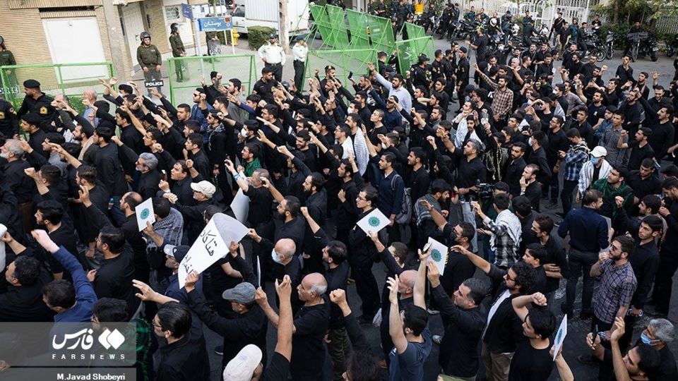 تجمع دانشجویان در پی محکومیت هتک حرمت قرآن کریم تجمع دانشجویان در پی محکومیت هتک حرمت قرآن کریم