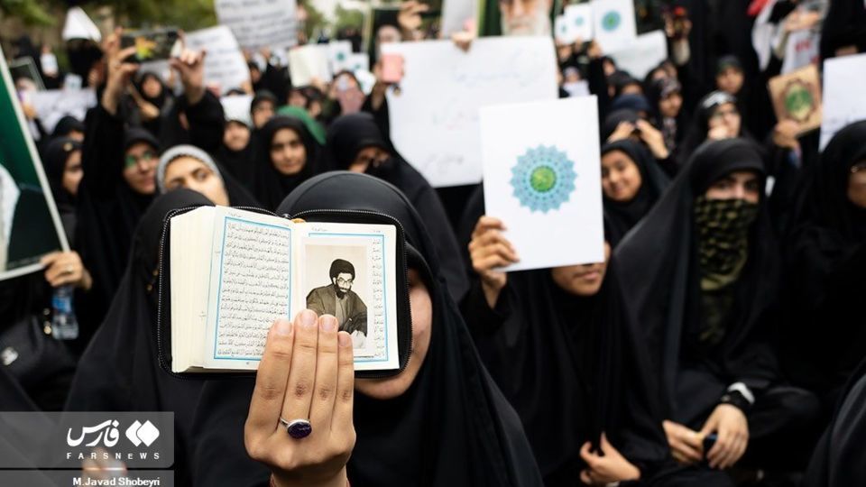 تجمع دانشجویان در پی محکومیت هتک حرمت قرآن کریم تجمع دانشجویان در پی محکومیت هتک حرمت قرآن کریم