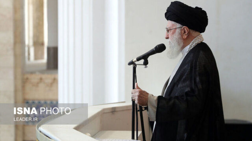 عطوان: آیت‌الله خامنه‌ای در اوج قدرت خطبه خواند