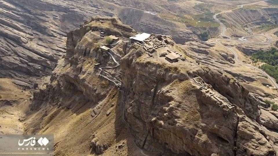 بازدید نماینده یونسکو از قلعه الموت بازدید نماینده یونسکو از قلعه الموت