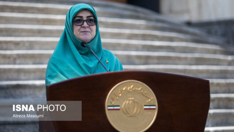 مهاجرانی: رئیسجمهوری تاکید کرده برق و گاز صنایع قطع نشود مهاجرانی: رئیسجمهوری تاکید کرده برق و گاز صنایع قطع نشود