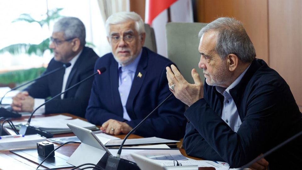 پزشکیان: مراقب قطببندیهای کاذب و اختلافات داخلی باشیم پزشکیان: مراقب قطببندیهای کاذب و اختلافات داخلی باشیم