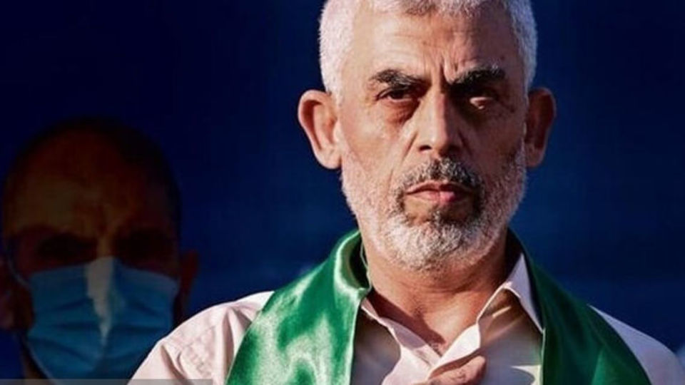 چهار ترجمه، یک فریاد؛ مقاومت از دل خون و اسارت چهار ترجمه، یک فریاد؛ مقاومت از دل خون و اسارت