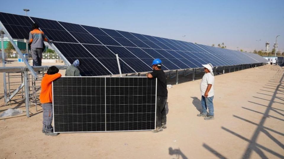 آغاز نصب پنلهای خورشیدی در نیروگاه ۱۵.۲ مگاواتی شرکت پالایش گاز بیدبلند خلیجفارس آغاز نصب پنلهای خورشیدی در نیروگاه ۱۵.۲ مگاواتی شرکت پالایش گاز بیدبلند خلیجفارس