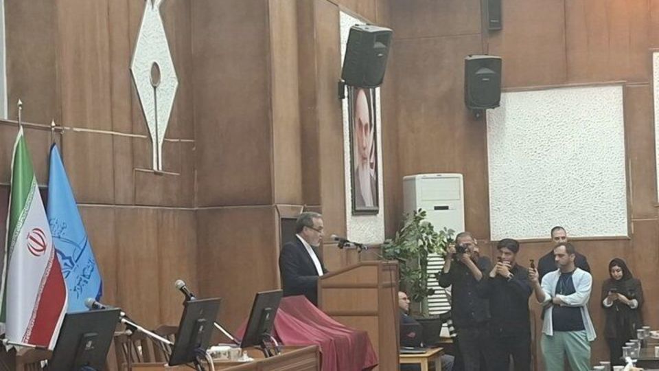 عراقچی: دیپلماسی ایران در خدمت اقتدار دفاعی و صیانت از تمامیت ارضی است عراقچی: دیپلماسی ایران در خدمت اقتدار دفاعی و صیانت از تمامیت ارضی است