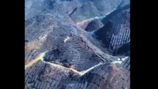 رشتهکوههای پوشیده از تأسیسات بزرگ پنل خورشیدی در چین رشتهکوههای پوشیده از تأسیسات بزرگ پنل خورشیدی در چین