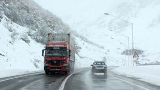 لحظه آغاز بارش برف در گردنه حیران آستارا لحظه آغاز بارش برف در گردنه حیران آستارا