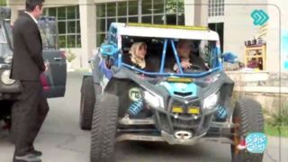 آفرودسواری مجریان برنامه صبحانه ایرانی در حیاط صداوسیما آفرودسواری مجریان برنامه صبحانه ایرانی در حیاط صداوسیما