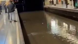 از مترو تا مراکز خرید؛ بارسلونا زیر آب! از مترو تا مراکز خرید؛ بارسلونا زیر آب!