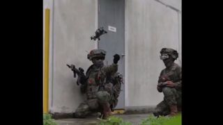 حضور جالب سگهای تیرانداز در رزمایش ضد تروریستی! حضور جالب سگهای تیرانداز در رزمایش ضد تروریستی!