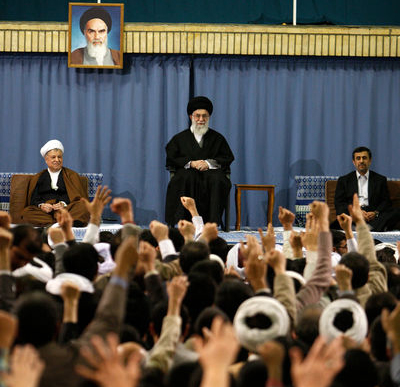 پیرامون حکمت حمایت رهبری از احمدی نژاد