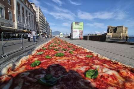 پخت بزرگترین پیتزای جهان به طول ۲ کیلومتر