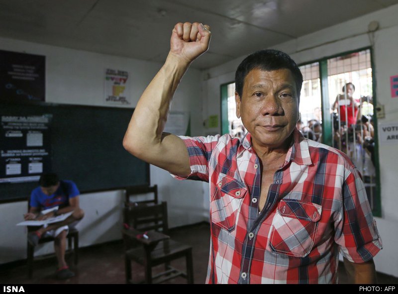 رییس‌جمهور فیلیپین: مدافعان حقوق بشر احمق هستند