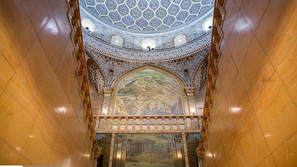 نخستین بازدید خبرنگاران از «کاخ مرمر» نخستین بازدید خبرنگاران از «کاخ مرمر»