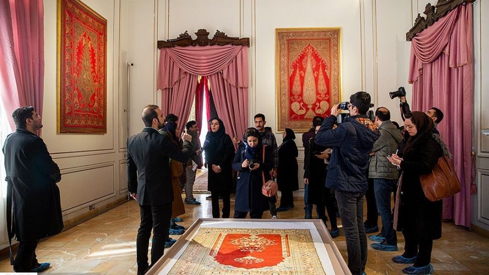 نخستین بازدید خبرنگاران از «کاخ مرمر» نخستین بازدید خبرنگاران از «کاخ مرمر»