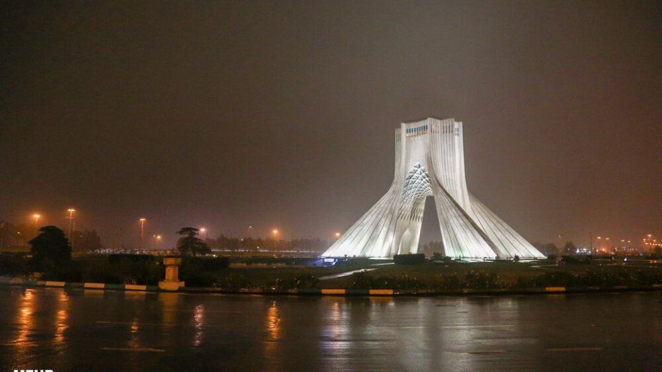 خیابانهای تهران در اولین شب قرنطینه خیابانهای تهران در اولین شب قرنطینه