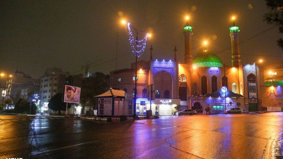 خیابانهای تهران در اولین شب قرنطینه خیابانهای تهران در اولین شب قرنطینه