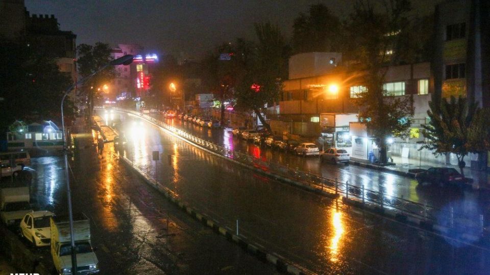 خیابانهای تهران در اولین شب قرنطینه خیابانهای تهران در اولین شب قرنطینه