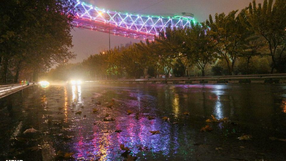 خیابانهای تهران در اولین شب قرنطینه خیابانهای تهران در اولین شب قرنطینه