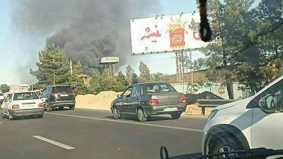  آتش‌سوزی در یک شرکت مواد غذایی در جاده مخصوص کرج