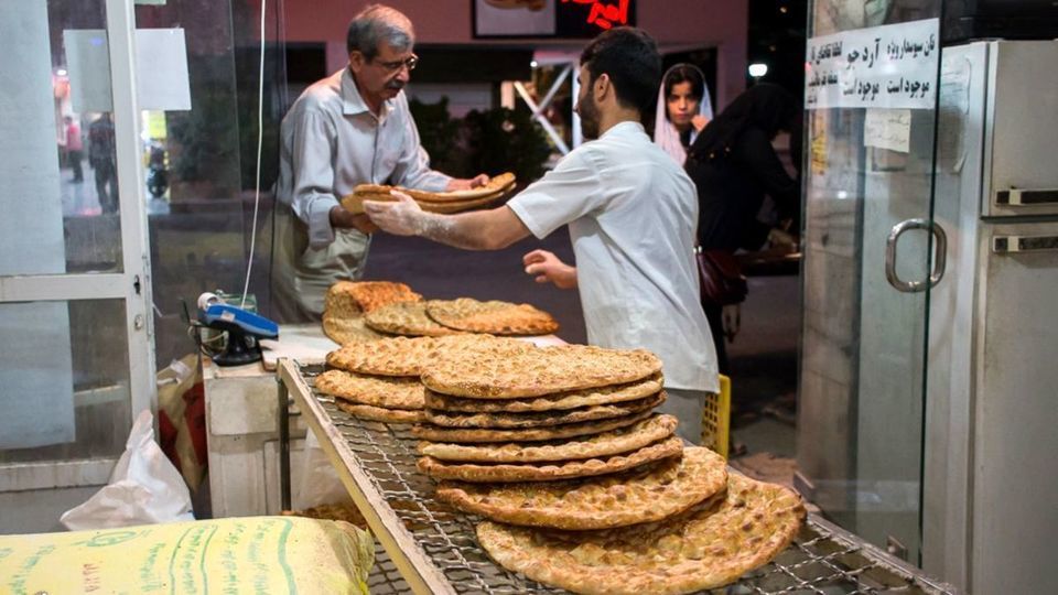  نان را دور می ریزند چون ارزان است! 