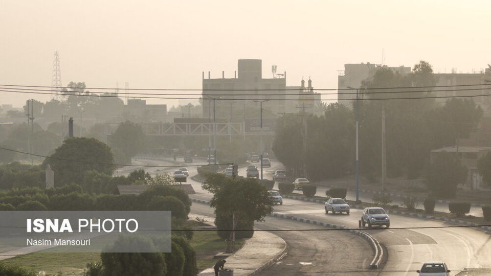 دود هورالعظیم در آسمان اهواز