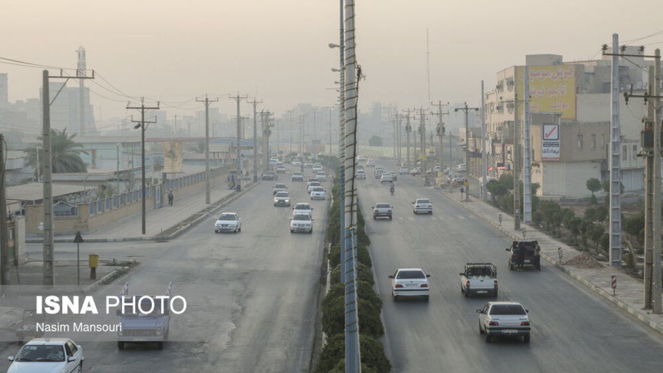 دود هورالعظیم در آسمان اهواز