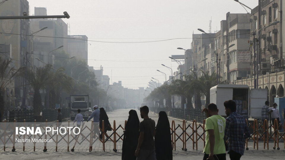 دود هورالعظیم در آسمان اهواز