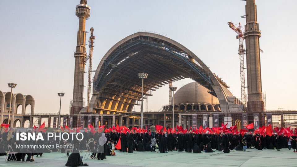 آیین بدرقه خادمان و زائران راهپیمایی اربعین