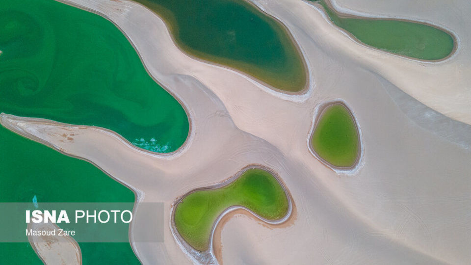 جاذبهای غیر طبیعی در دل کویر جاذبهای غیر طبیعی در دل کویر